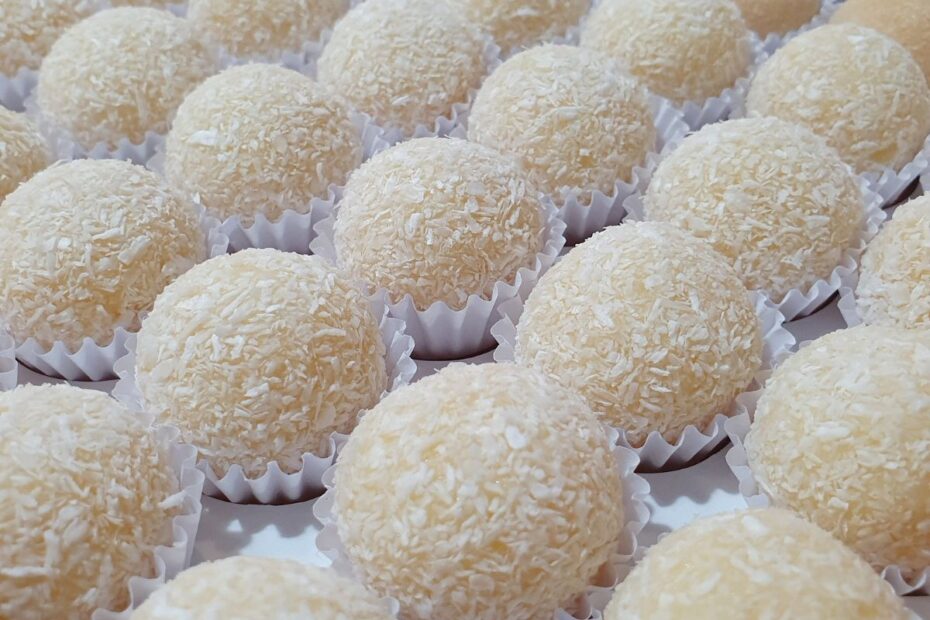 Brigadeiro beijinho de coco