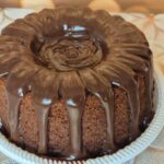 Bolo Caseirinho de Chocolate com Cobertura de Brigadeiro